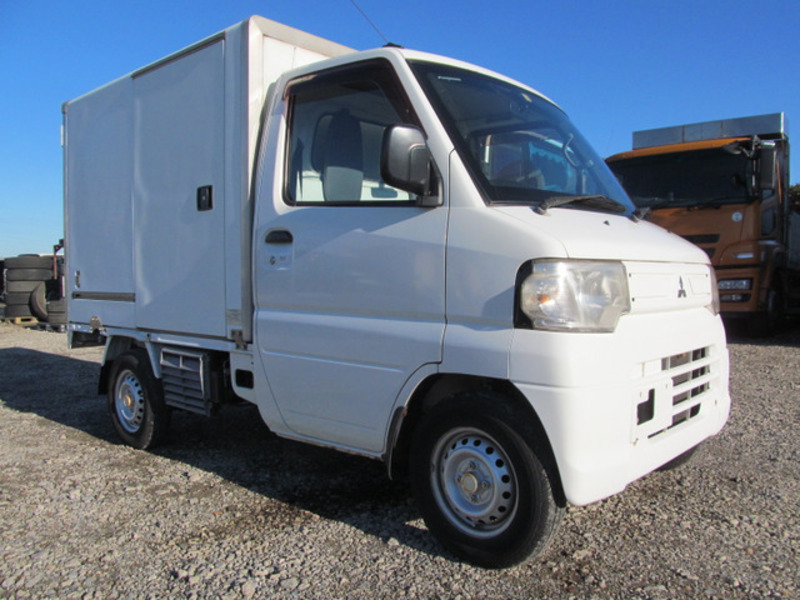 MITSUBISHI　MINICAB TRUCK