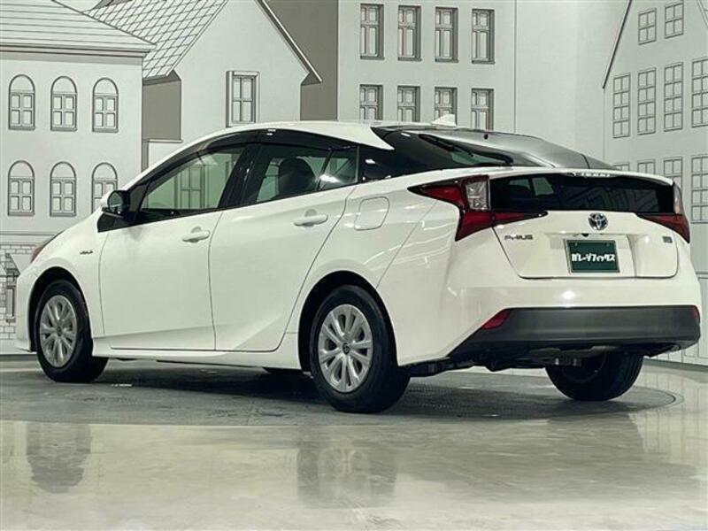 PRIUS-13