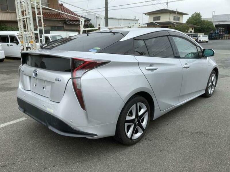 PRIUS-4