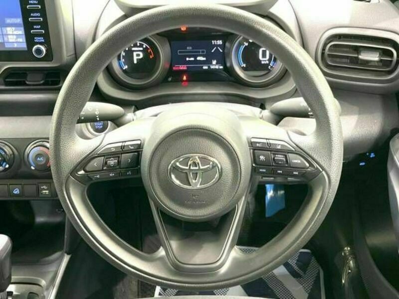 YARIS CROSS-11