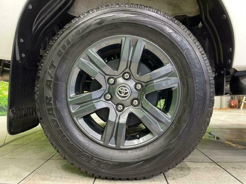 HILUX-29