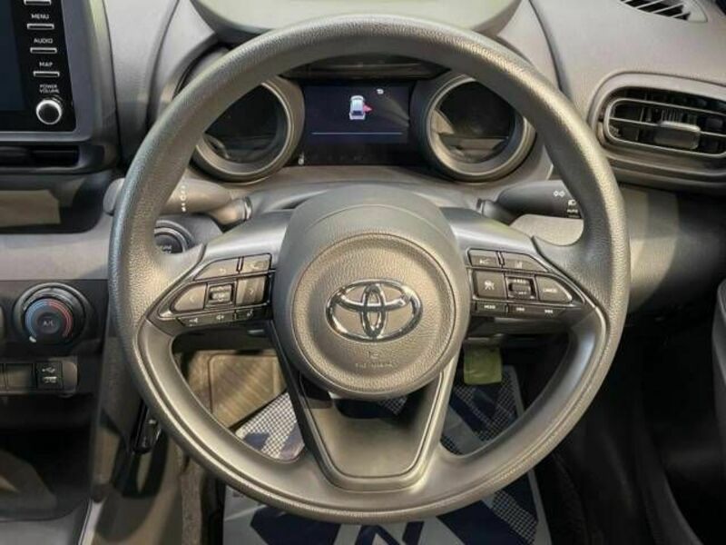 YARIS CROSS-11