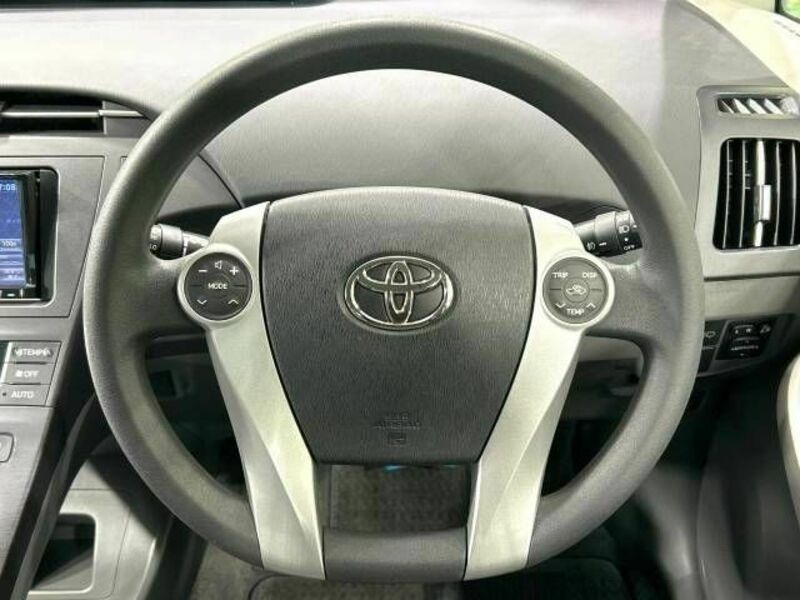 PRIUS-11