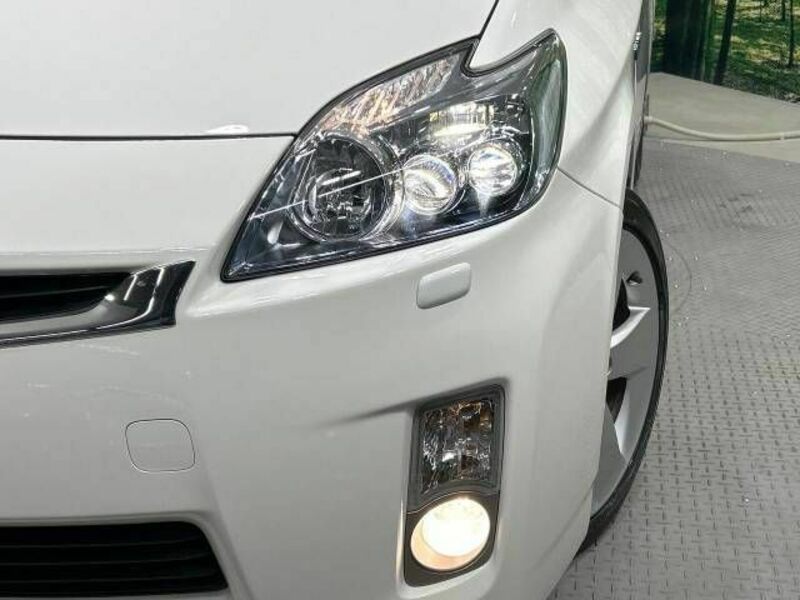 PRIUS-12