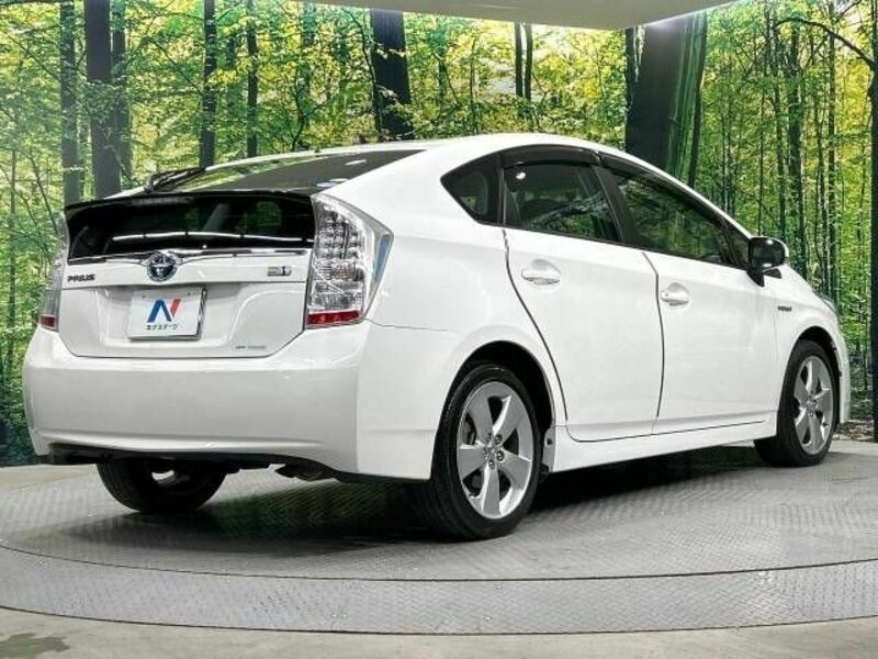 PRIUS-17