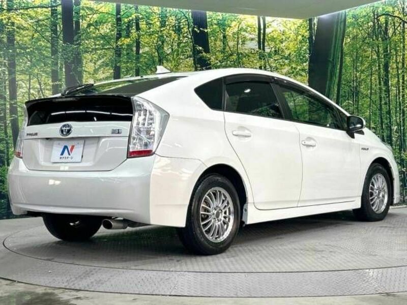 PRIUS-17