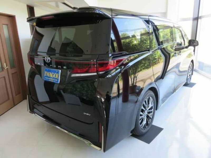 VELLFIRE-1