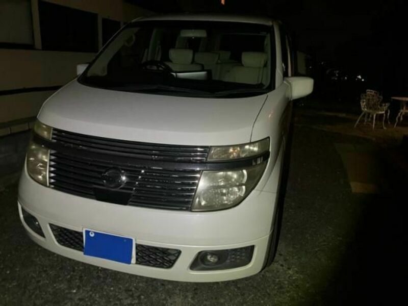 NISSAN　ELGRAND