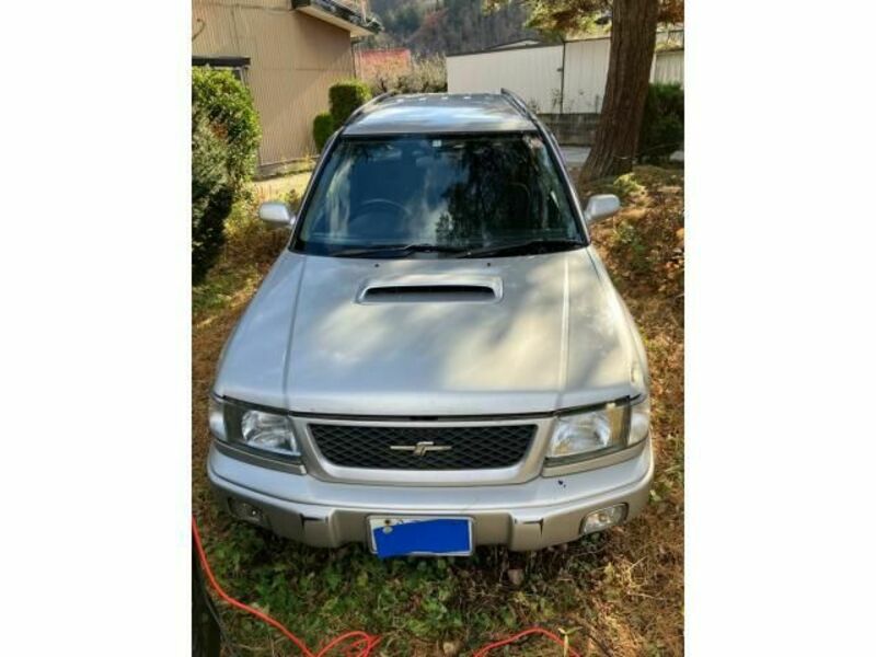 SUBARU　FORESTER