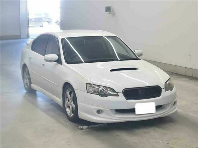 SUBARU　LEGACY B4