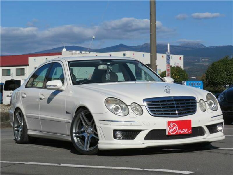 MERCEDES-BENZ　E-CLASS