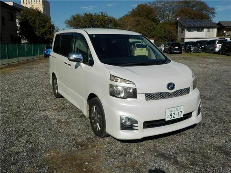 TOYOTA　VOXY