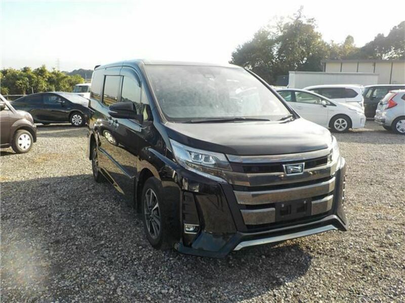 TOYOTA　NOAH