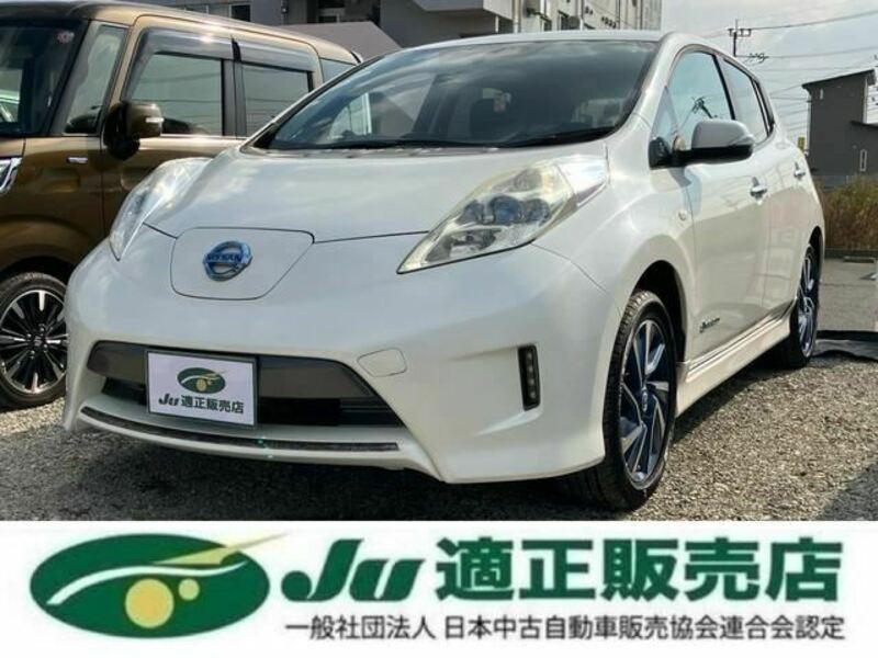 NISSAN　LEAF