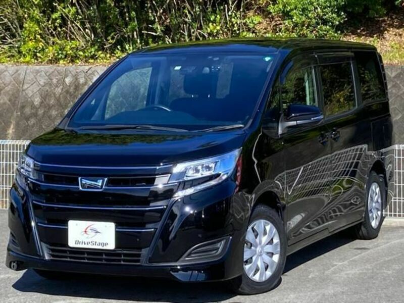 TOYOTA　NOAH