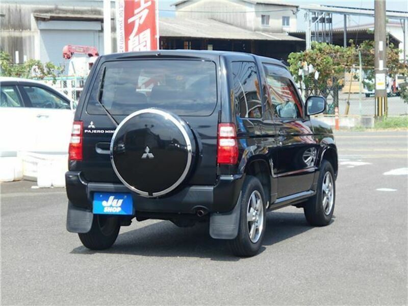 PAJERO MINI-8