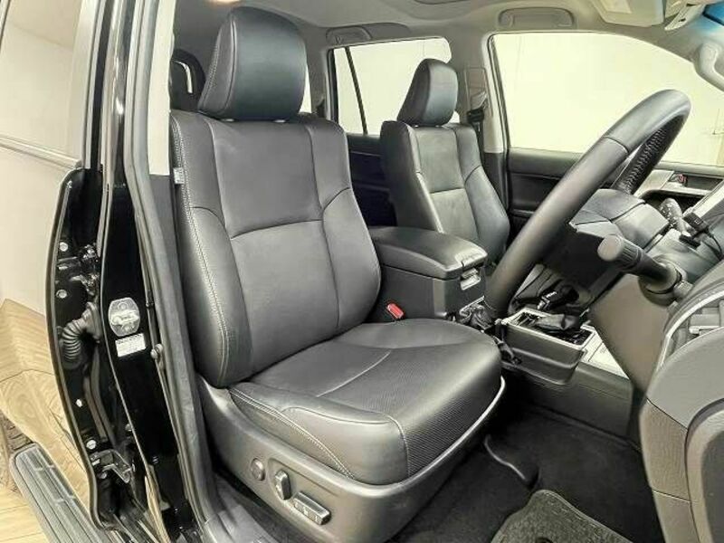 LAND CRUISER PRADO-4