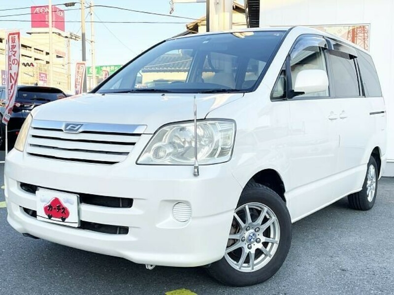 TOYOTA　NOAH