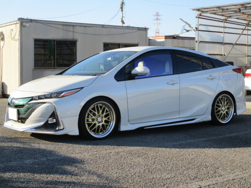 PRIUS PHV