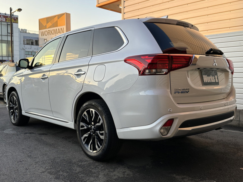 OUTLANDER PHEV-8