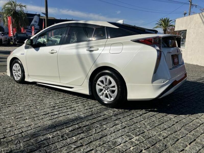 PRIUS-3