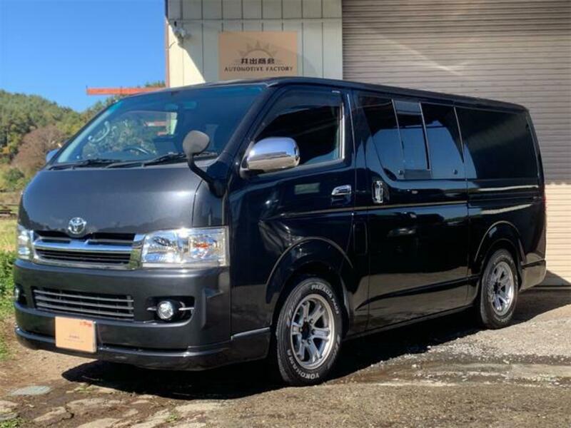 TOYOTA　HIACE VAN