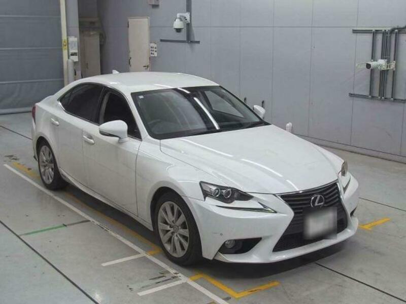 LEXUS　IS