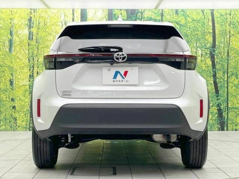 YARIS CROSS-15