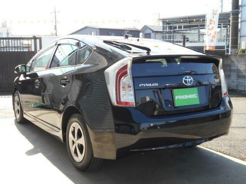 PRIUS-10