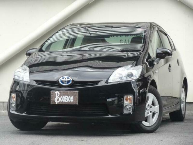 TOYOTA　PRIUS