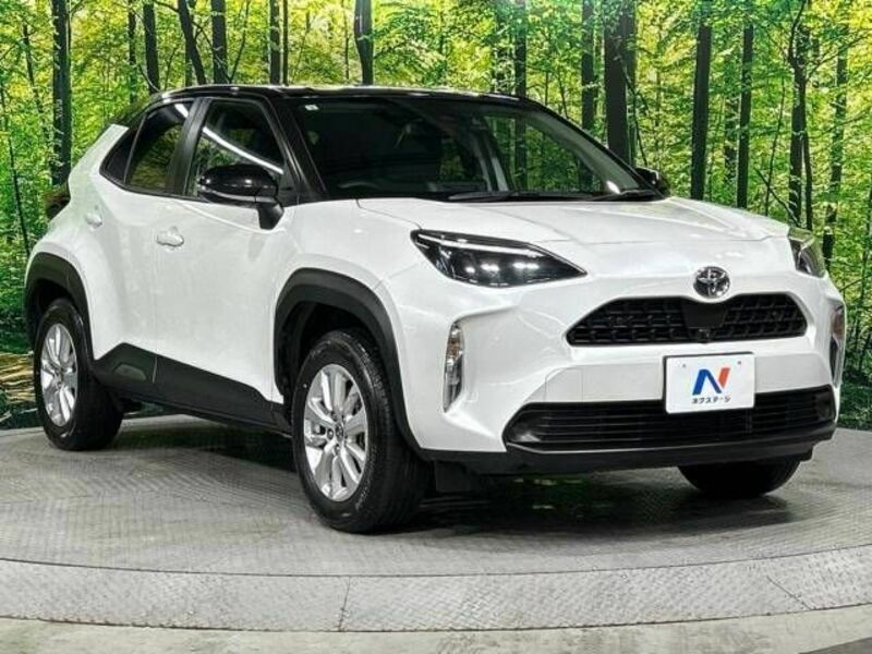 YARIS CROSS-16