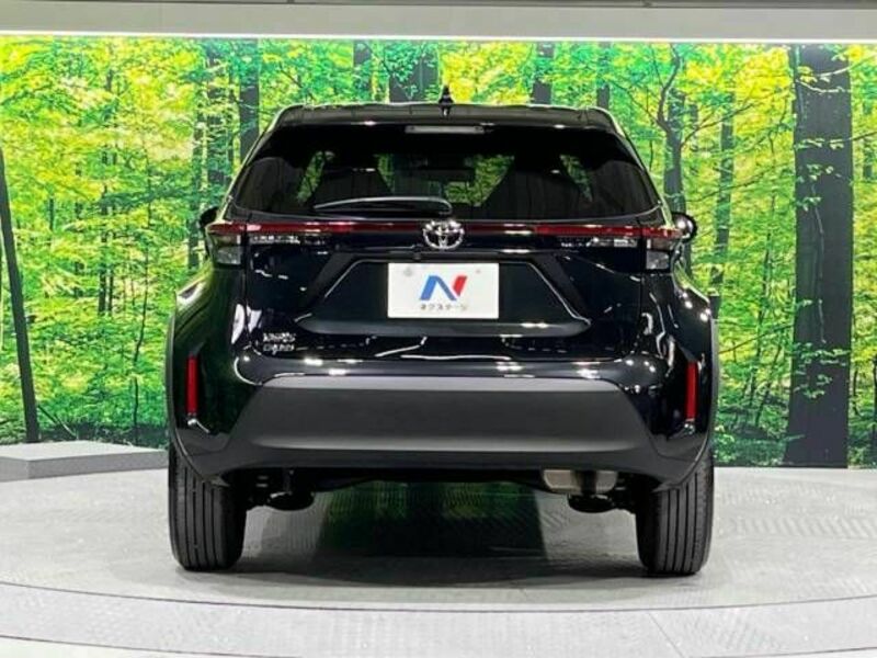 YARIS CROSS-15