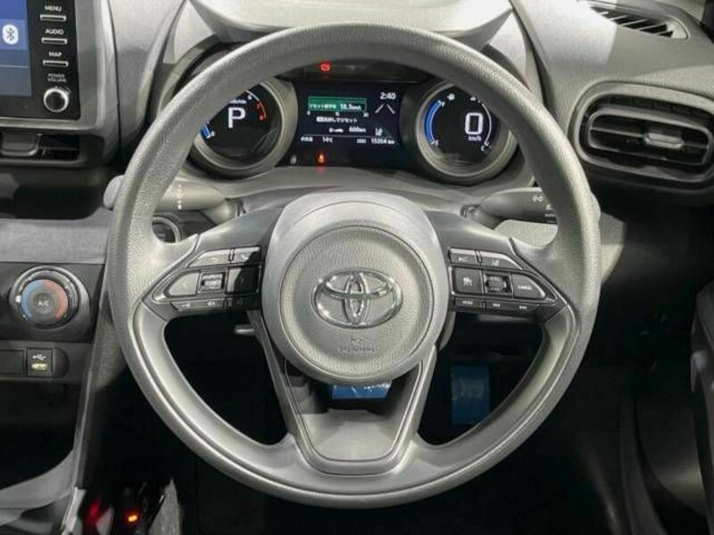 YARIS CROSS-11