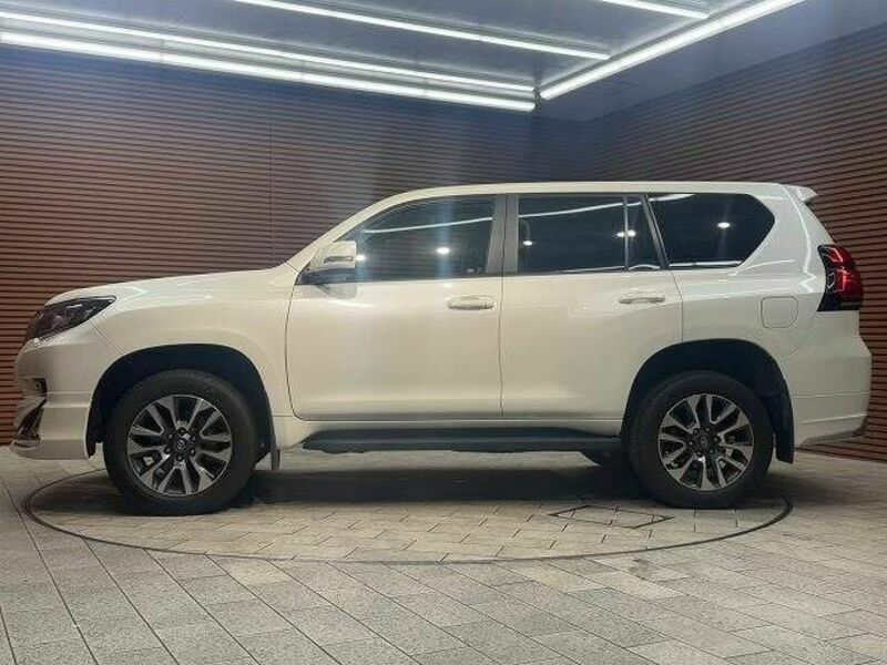 LAND CRUISER PRADO-16