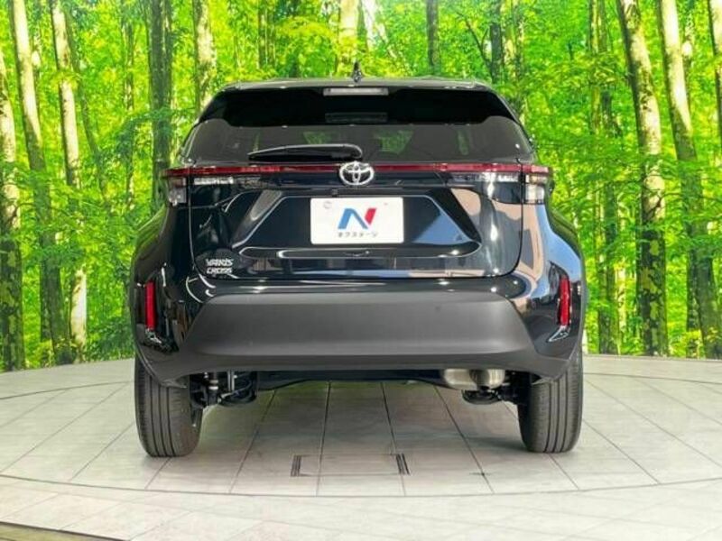 YARIS CROSS-15