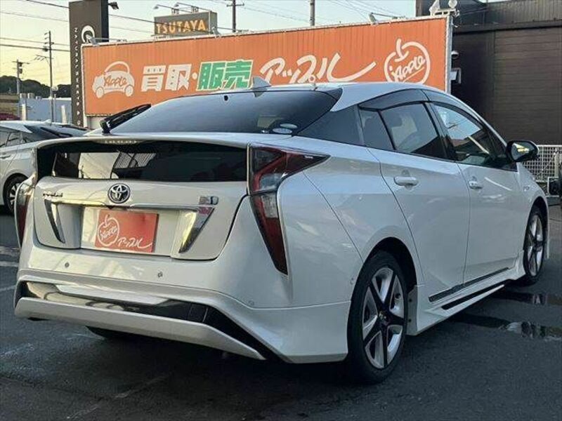 PRIUS-17