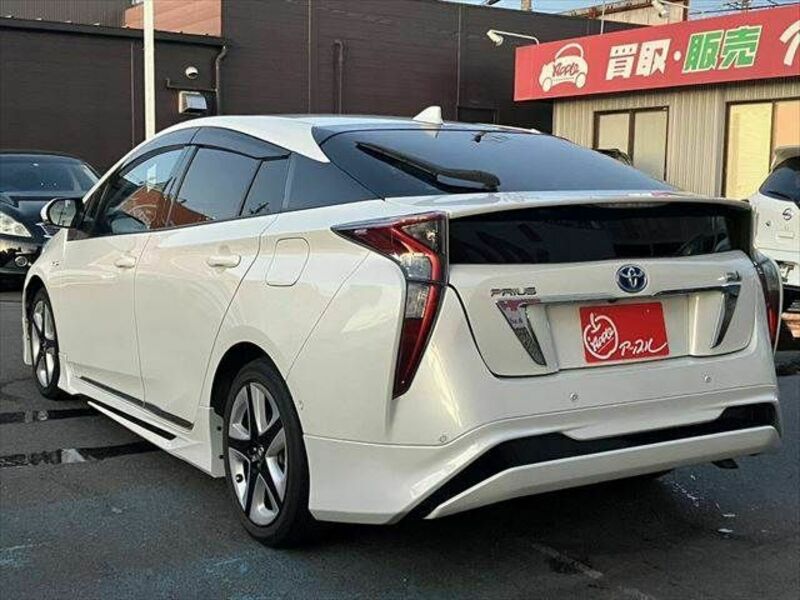 PRIUS-18