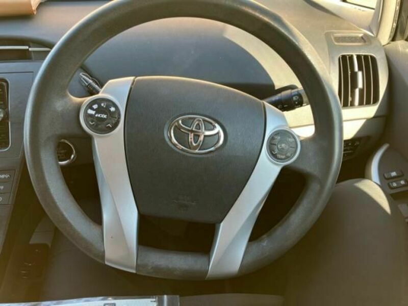 PRIUS-18