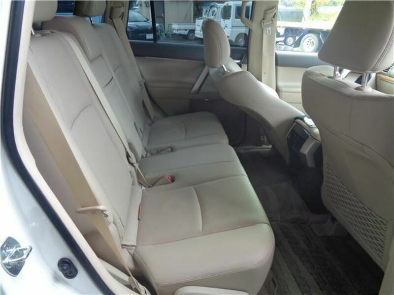 LAND CRUISER PRADO-3