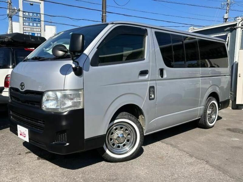 TOYOTA　HIACE VAN