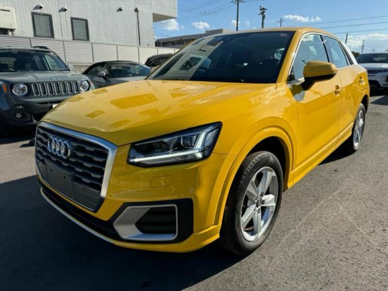 AUDI　Q2