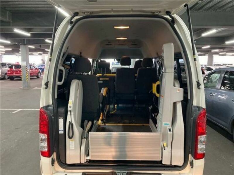 HIACE VAN