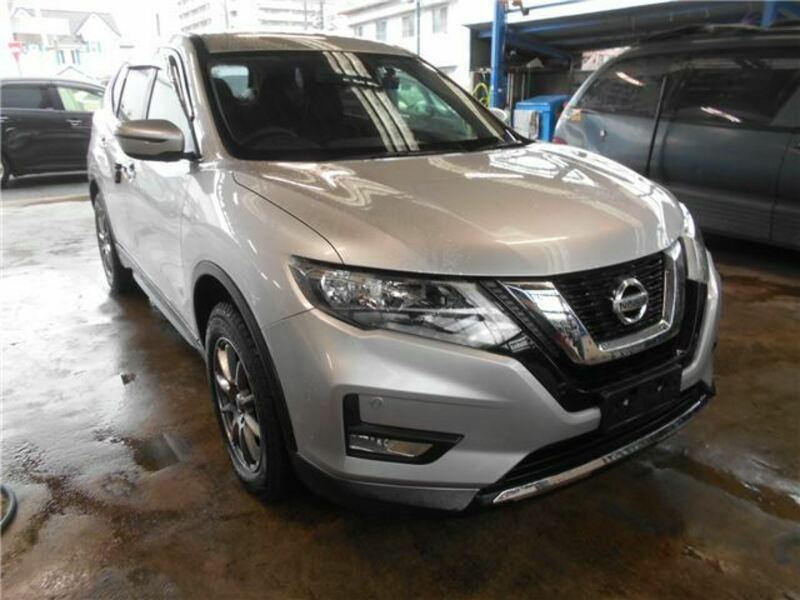 NISSAN　X-TRAIL