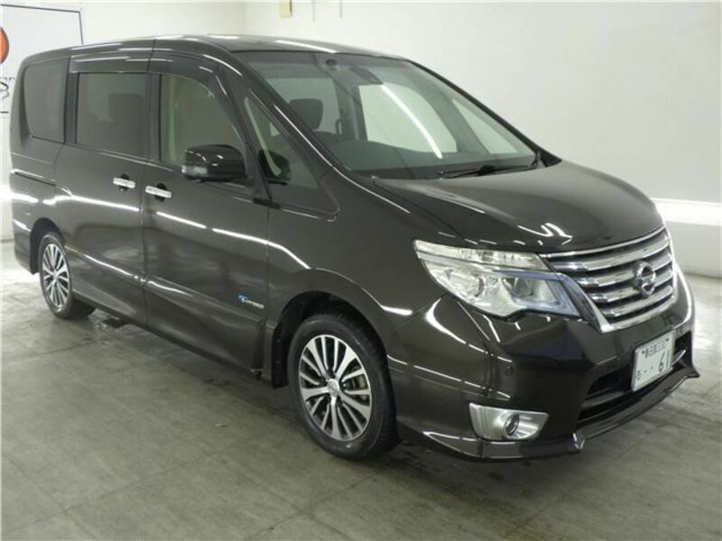 NISSAN　SERENA