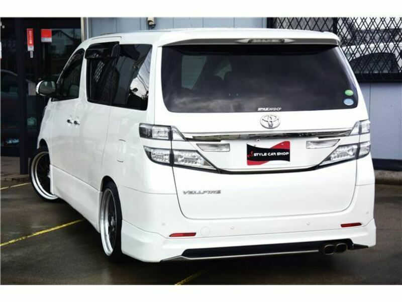 VELLFIRE-10