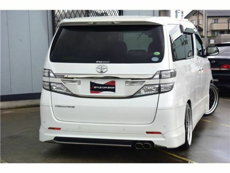 VELLFIRE-11