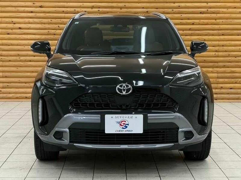 YARIS CROSS-16