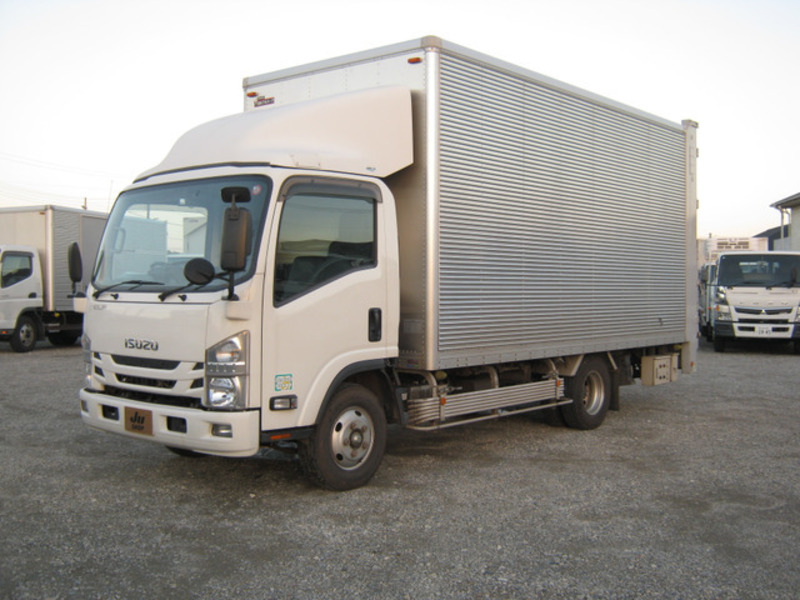 ISUZU　ELF