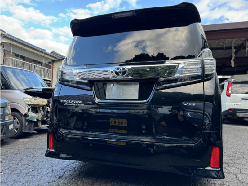 VELLFIRE-13