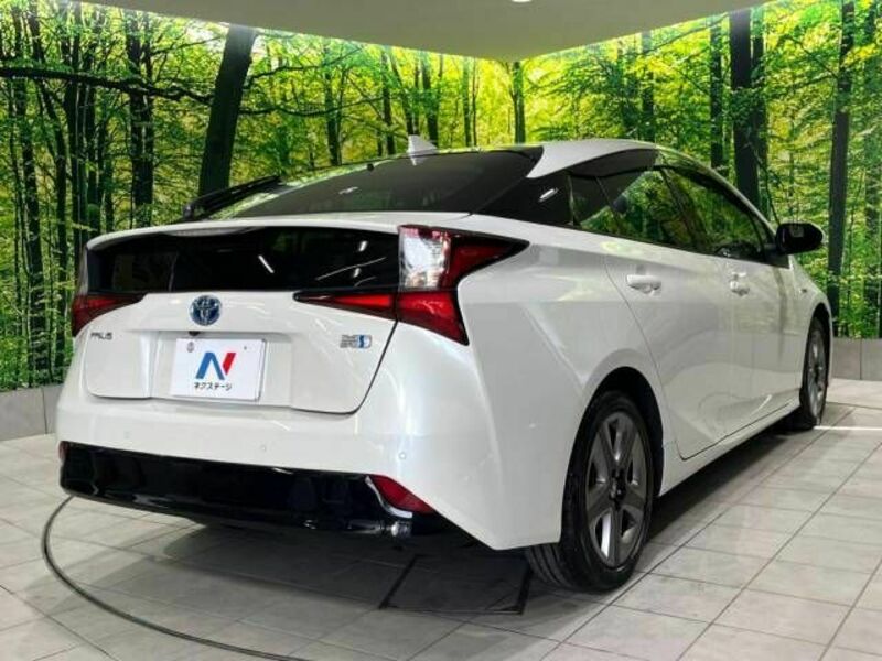 PRIUS-17